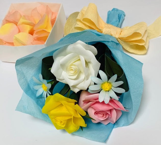 水溶性ぺーパーフラワー 海洋記念葬シーセレモニー 東京 横浜で9万円代からの海洋散骨