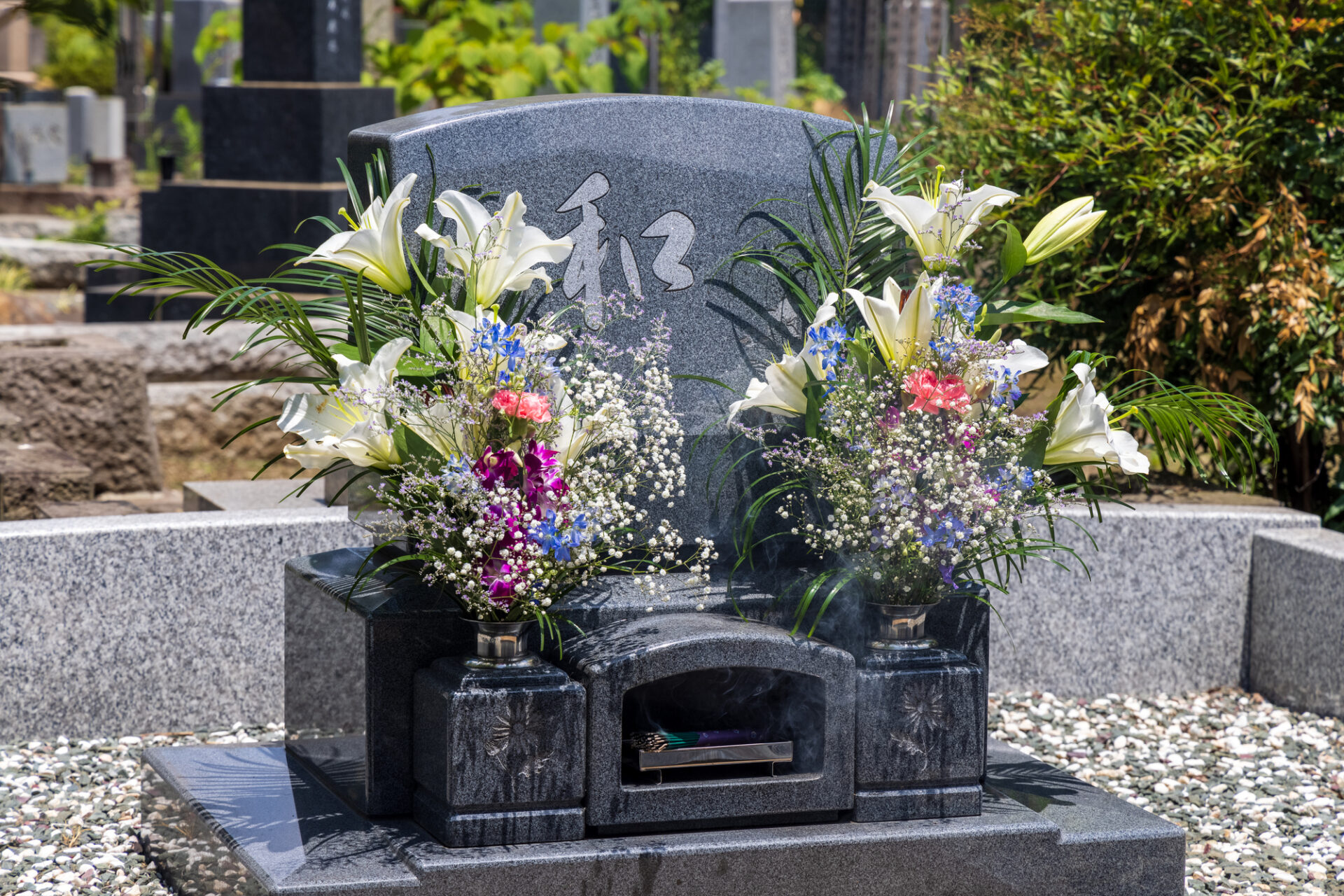 お墓とお花