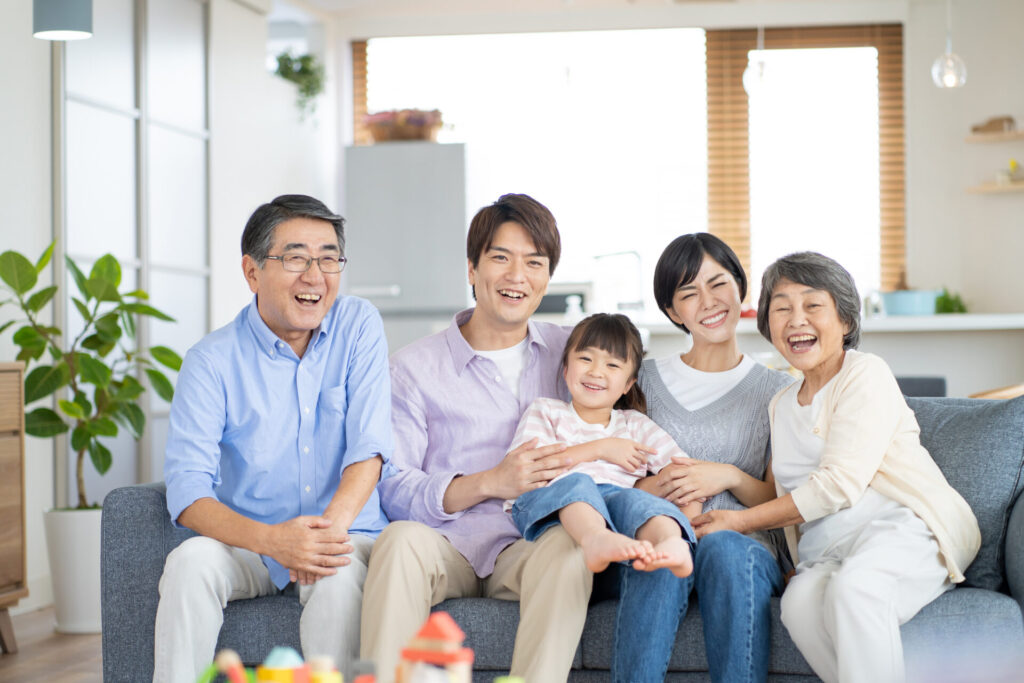 親子3世代の集合写真