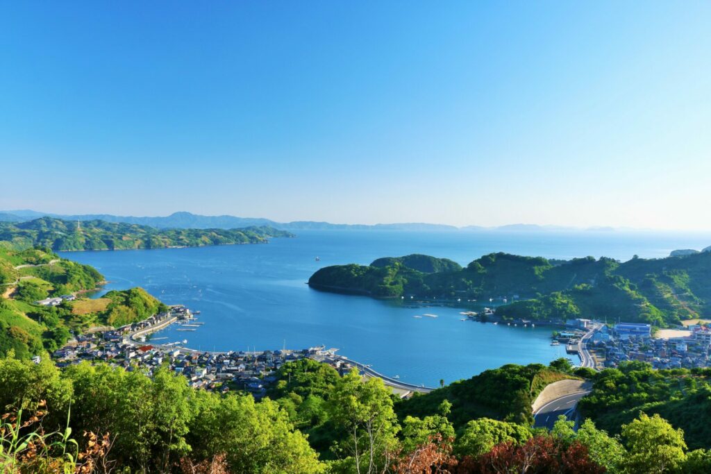 愛媛県　青空の瀬戸内海を展望