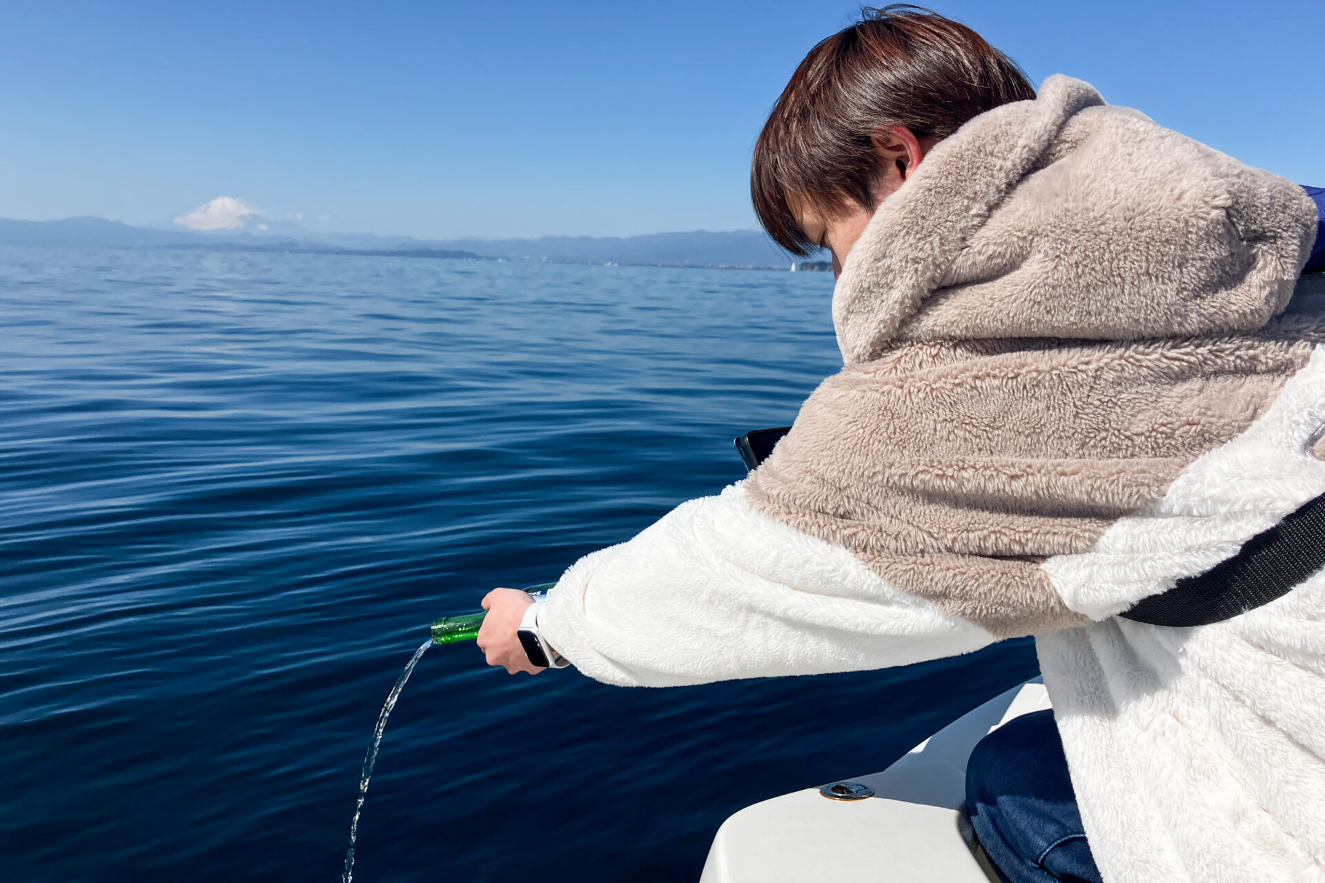 想いを込めて、海を清める献酒